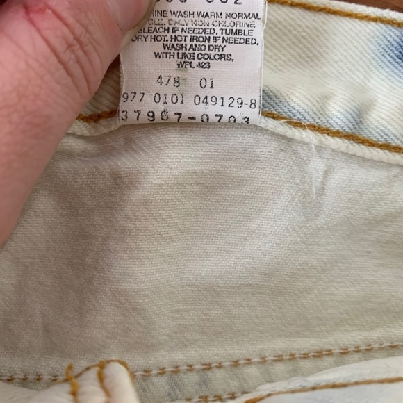 LEVI'S 100% Cotton White/Acid Washed Light Blue Jean Shorts Size JR 7 (1099) - Picture 4 of 13